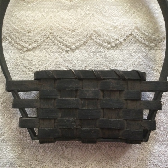 Kristof Mini-Flat Door Basket Wreath Made in Maine & Bonus Flowers and Ornament - Picture 8 of 15